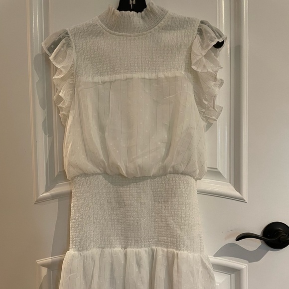 Aqua Dresses & Skirts - Aqua White Ruffle Short Sleeve Smocked Mini Dress (Medium)